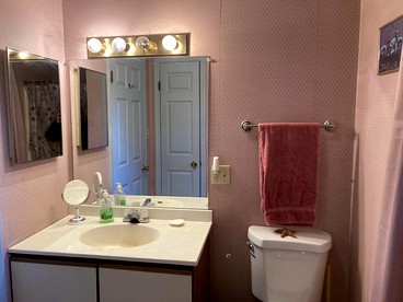 Cabin Rental for Four in Stephentown, New York, for Weekend Getaways to Nature - Stephentown, New York - glamping.directory