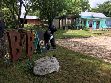 Vacation Cabin near the Boutiques and Galleries in Ingram, Texas - glamping.directory