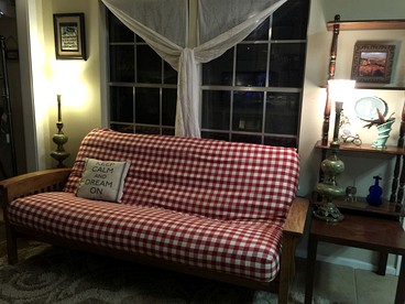 Vacation Cabin near the Boutiques and Galleries in Ingram, Texas - Ingram, Texas - glamping.directory