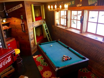 Private Rustic Cabin with Ski-In and Ski-Out Access in Jackson, New Hampshire - Jackson, New Hampshire - glamping.directory