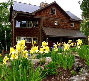 Private Rustic Cabin with Ski-In and Ski-Out Access in Jackson, New Hampshire - Jackson, New Hampshire - glamping.directory