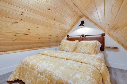 Luminous Tiny Cabin with Amazing Hiking Trails in Alabama - Scottsboro, Alabama - glamping.directory