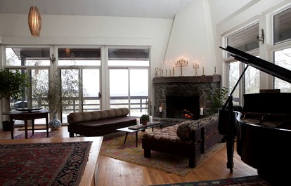 Spacious Berkshires Villa Rental for Groups in Taconic Mountains of Massachusetts - Sheffield, Massachusetts - glamping.directory