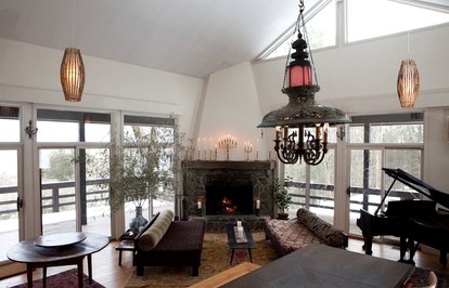 Spacious Berkshires Villa Rental for Groups in Taconic Mountains of Massachusetts - Sheffield, Massachusetts - glamping.directory