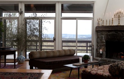 Spacious Berkshires Villa Rental for Groups in Taconic Mountains of Massachusetts - Sheffield, Massachusetts - glamping.directory