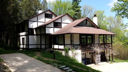 Spacious Berkshires Villa Rental for Groups in Taconic Mountains of Massachusetts - glamping.directory