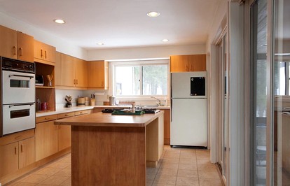 Spacious Berkshires Villa Rental for Groups in Taconic Mountains of Massachusetts - Sheffield, Massachusetts - glamping.directory
