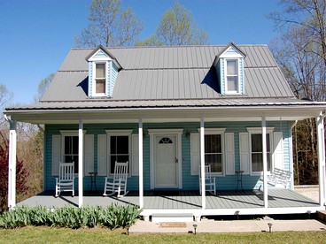 Beautiful Secluded Cottage in the Woods near the Red River Gorge in Kentucky - glamping.directory