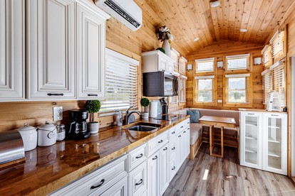 Discover Two Wonders: Tiny Home Getaway Near Bryce Canyon and Grand Canyon - glamping.directory
