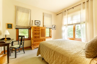 Beautiful Luminous Cabin with Deck and Indoor Spa Bath in Tennessee - Franklin, Tennessee - glamping.directory