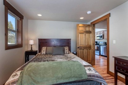 Inviting Vacation Cabin with Mountain Views near Glacier National Park, Montana - West Glacier, Montana - glamping.directory