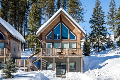 Inviting Vacation Cabin with Mountain Views near Glacier National Park, Montana - glamping.directory