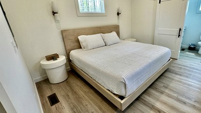 Relaxing Cabin Nestled Amidst Trees and Fire Pit Provided in Monteagle, Tennessee - Monteagle, Tennessee - glamping.directory