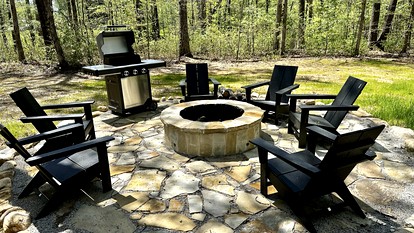 Relaxing Cabin Nestled Amidst Trees and Fire Pit Provided in Monteagle, Tennessee - Monteagle, Tennessee - glamping.directory