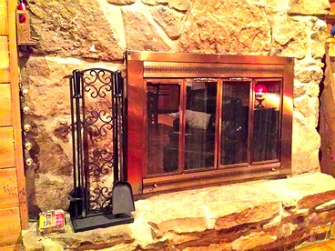 Charmingly Rustic Weekend Getaway in the Mountains near Pittsburgh, Pennsylvania - Champion, Pennsylvania - glamping.directory