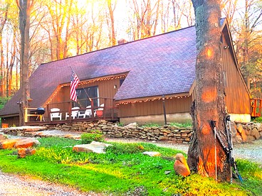 Charmingly Rustic Weekend Getaway in the Mountains near Pittsburgh, Pennsylvania - glamping.directory