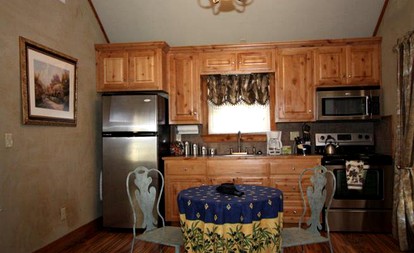 Charming Cabin Rental in Wine Country of Fredericksburg, Texas - Fredericksburg, Texas - glamping.directory