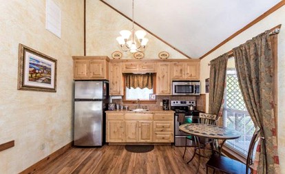 Charming Cabin Rental in Wine Country of Fredericksburg, Texas - Fredericksburg, Texas - glamping.directory