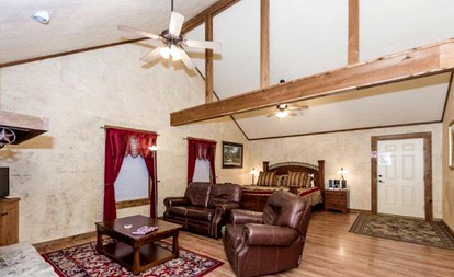 Charming Cabin Rental in Wine Country of Fredericksburg, Texas - Fredericksburg, Texas - glamping.directory