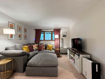 Family-Friendly Rental with Outdoor Pool in New Hampshire - Bartlett, New Hampshire - glamping.directory