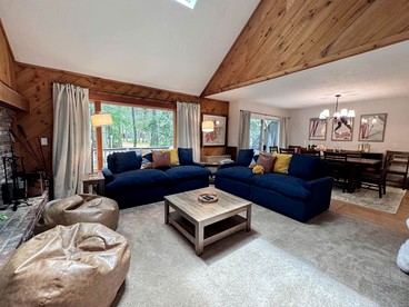 Family-Friendly Rental with Outdoor Pool in New Hampshire - Bartlett, New Hampshire - glamping.directory