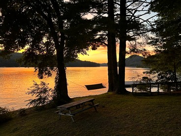 Enchanting Cabin with Breathtaking Sunset and Lake Views in North Carolina - Glenville, North Carolina - glamping.directory