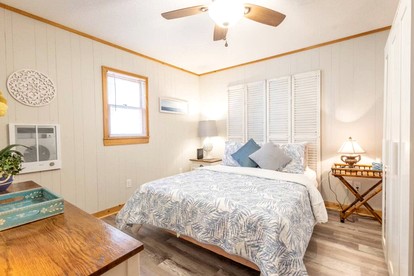 Enchanting Cabin with Breathtaking Sunset and Lake Views in North Carolina - Glenville, North Carolina - glamping.directory
