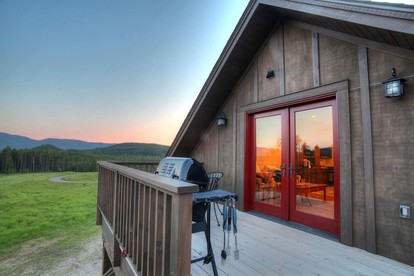 Deluxe Getaway Rental in a Mountain Cabin near Lake McDonald, Montana - glamping.directory