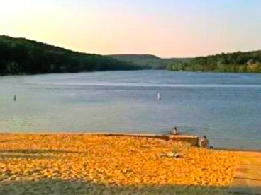 Weekend Getaway in a Charming Bed and Breakfast near Shenipsit State Forest, Connecticut - Stafford Springs, Connecticut - glamping.directory