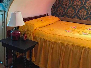 Weekend Getaway in a Charming Bed and Breakfast near Shenipsit State Forest, Connecticut - Stafford Springs, Connecticut - glamping.directory