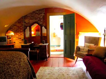 Weekend Getaway in a Charming Bed and Breakfast near Shenipsit State Forest, Connecticut - Stafford Springs, Connecticut - glamping.directory