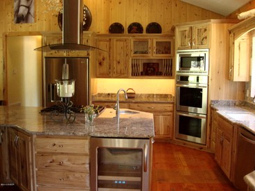 Cozy Lodge Rental near Bitterroot Valley, Montana - Darby, Montana - glamping.directory