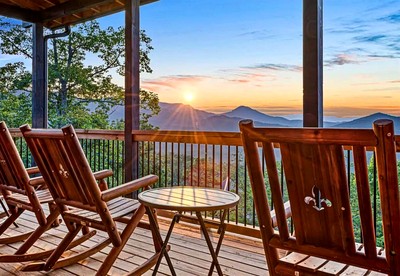 Scenic Smoky Mountain Retreat with Heated Indoor Pool & Game Room near Pigeon Forge, Sevierville TN - Sevierville, Tennessee - glamping.directory