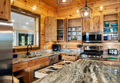 Scenic Smoky Mountain Retreat with Heated Indoor Pool & Game Room near Pigeon Forge, Sevierville TN - Sevierville, Tennessee - glamping.directory