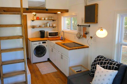 Modern Tiny House with Wi-Fi and Air Conditioning near St. George, Utah - Leeds, Utah - glamping.directory