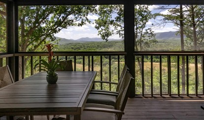 Impressive Cabin with Barbecue and Great Forest Views in Goshen, Virginia - Goshen, Virginia - glamping.directory