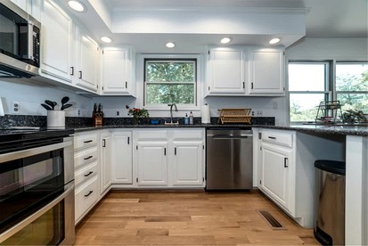 Impressive Cabin with Barbecue and Great Forest Views in Goshen, Virginia - Goshen, Virginia - glamping.directory