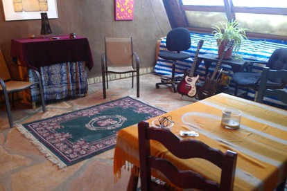 Unique Getaway with Mountain Views in Taos, New Mexico - Taos, New Mexico - glamping.directory