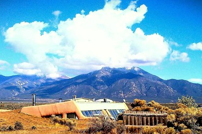 Unique Getaway with Mountain Views in Taos, New Mexico - Taos, New Mexico - glamping.directory