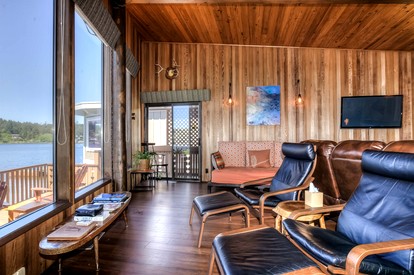 Breathtaking Beach House with Fireplace and Gorgeous Sights in Otis, Oregon - Otis, Oregon - glamping.directory