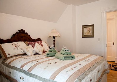 Romantic Getaway Accommodation for Two in Yellowstone County, Montana - Hungry Horse, Montana - glamping.directory