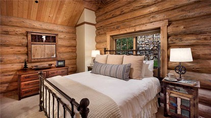 Rustic Vacation Rental with Exposed Log Beams near the Steamboat Ski Area, Colorado - Steamboat, Colorado - glamping.directory
