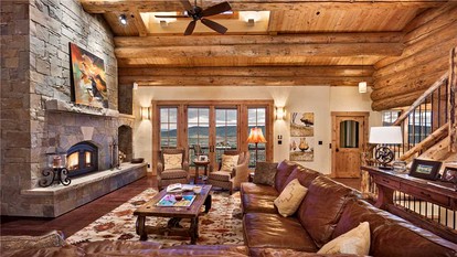 Rustic Vacation Rental with Exposed Log Beams near the Steamboat Ski Area, Colorado - Steamboat, Colorado - glamping.directory