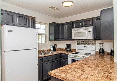Comfortable Retreat with Hot-Tub in Sevierville, Tennessee - Sevierville, Tennessee - glamping.directory