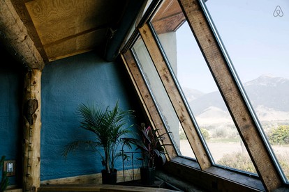 Unique and Modern Lodging with Exceptional Features in Paradise Valley, Montana - Livingston, Montana - glamping.directory
