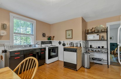 Cute Rustic Farmhouse Cottage Near the Coast in Southwest Harbor, Maine - Southwest Harbor, Maine - glamping.directory