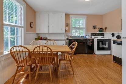 Cute Rustic Farmhouse Cottage Near the Coast in Southwest Harbor, Maine - Southwest Harbor, Maine - glamping.directory