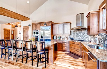 Incredible Luxurious Wooden Cabin with Hot-tub in Breckenridge, Colorado - Breckenridge, Colorado - glamping.directory