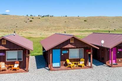Lovely Tiny Cabin Close to Yellowstone with Incredible Mountain Views in Emigrant, Montana - Emigrant, Montana - glamping.directory