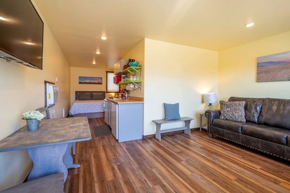 Lovely Tiny Cabin Close to Yellowstone with Incredible Mountain Views in Emigrant, Montana - Emigrant, Montana - glamping.directory
